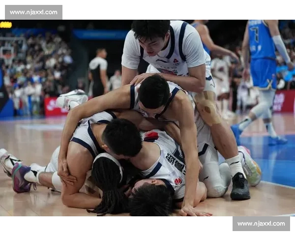 最新篮球比赛全程回顾与精彩瞬间实时汇总报道 - 副本