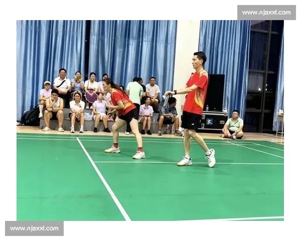 羽毛球锦标赛精彩对决赛场上演 精英选手齐聚展现巅峰竞技风采 - 副本 - 副本 (2)