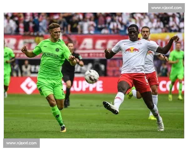 足球赛事临场分析与预测：战术调整与球员状态对比赛结果的影响 - 副本 - 副本 (2)