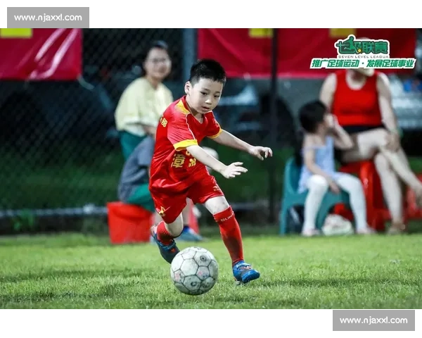 足球赛事极速直播全程追踪精彩瞬间不容错过 - 副本 (3)